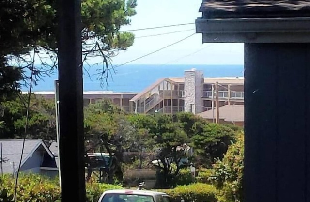 2 bedroom 1956 Mid-Century Beach Cottage walk to beach - On Beach Time