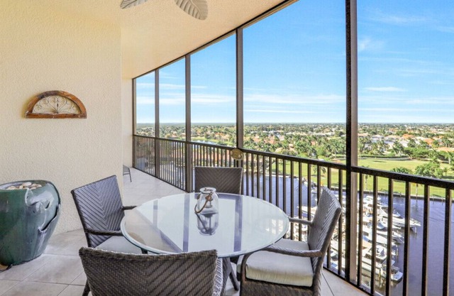 2 bedroom 2 bath condo overlooking marina