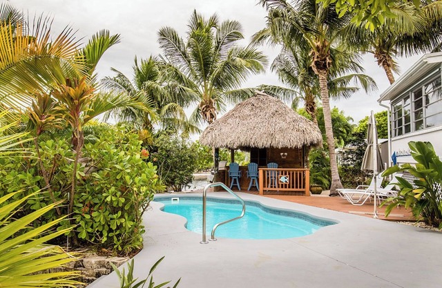 2 bedroom 2 bath pool home located in Big Pine Key