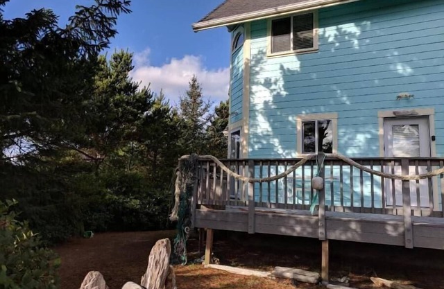 2 bedroom, 2 bathroom dog friendly walk to beach - Y-Knot
