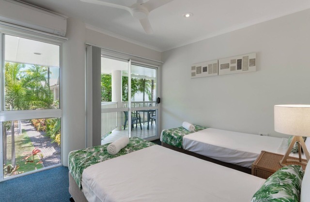 2 Bedroom 2 Bathroom Townhouse in Port Douglas! Heated Pool!