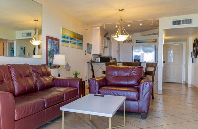 2 Bedroom 2 Bathroom Condo #907