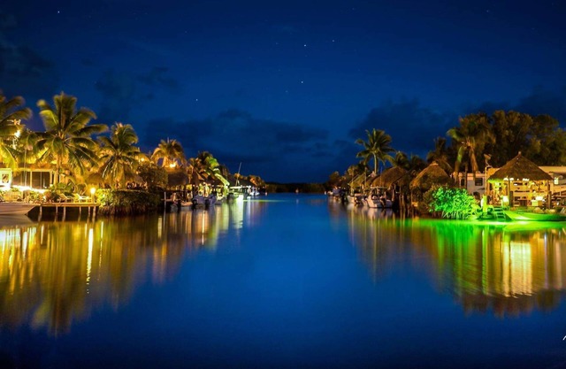 2 bedroom & 25' Boat Dock ~ Waterfront Atlantic Side & PrivateTiki dining, bikes