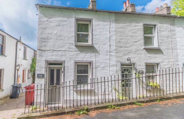 2 bedroom accommodation in Dalton-in-Furness
