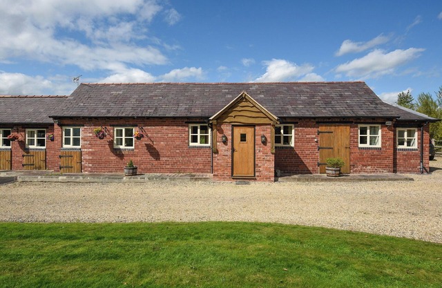 2 bedroom accommodation in Asterley, near Shrewsbury