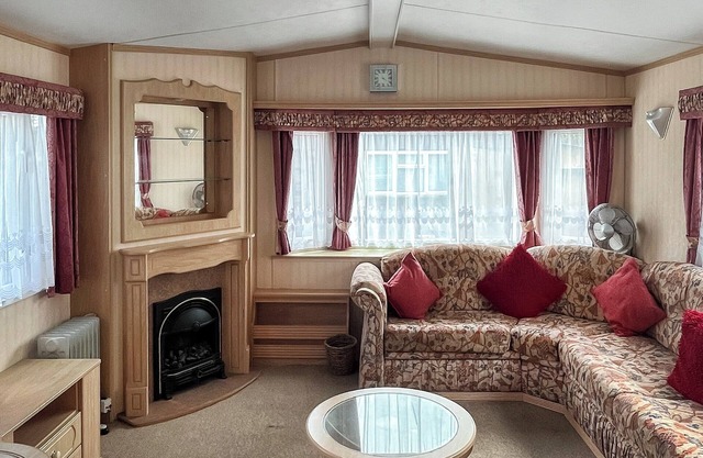 2 bedroom accommodation in Chard Junction