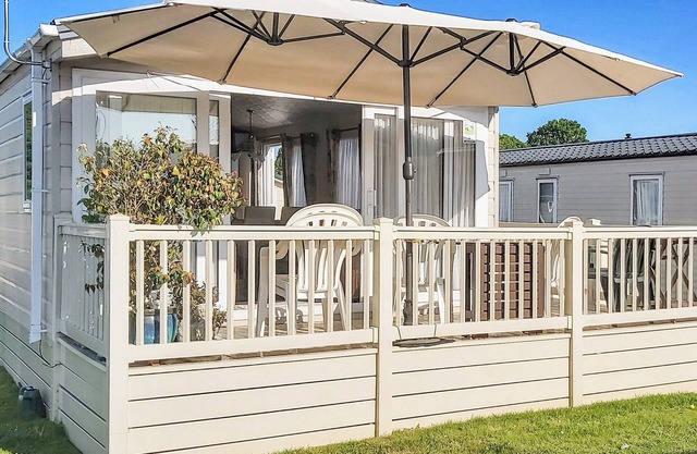 2 bedroom accommodation in Clacton-on-Sea