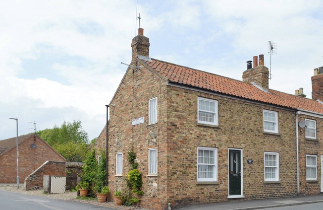 2 bedroom accommodation in Brandesburton