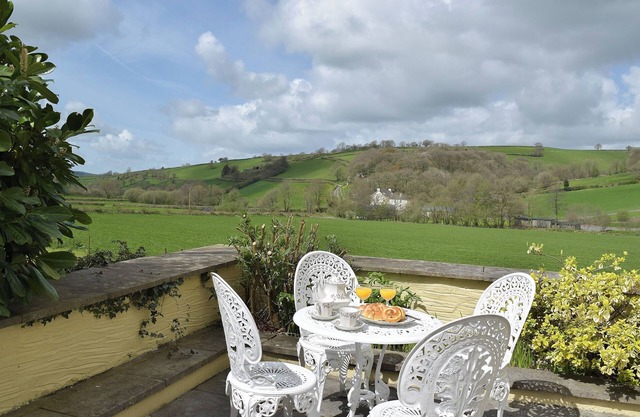 2 bedroom accommodation in White Mill, near Carmarthen