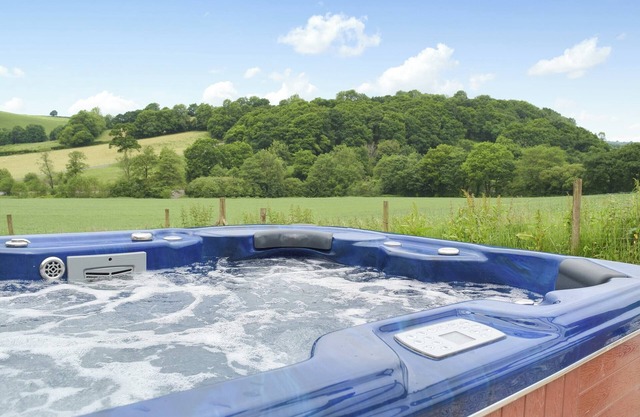 2 bedroom accommodation in White Mill, near Carmarthen