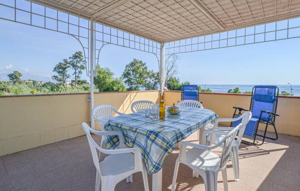 2 bedroom accommodation in Mascali (CT)
