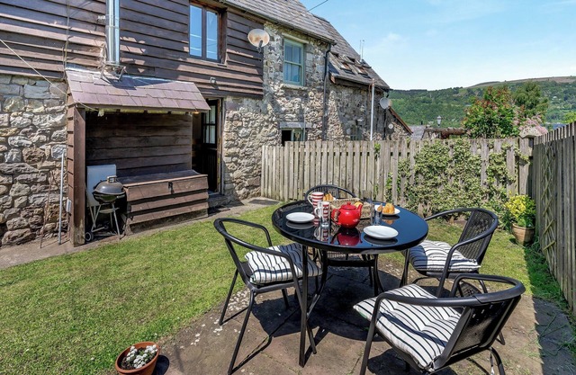 2 bedroom accommodation in Abergavenny