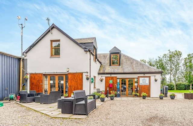 2 bedroom accommodation in Alyth, Perthshire