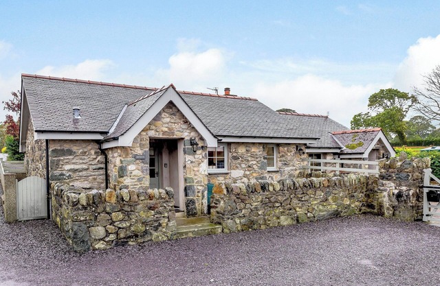2 bedroom accommodation in Caethro, near Caernarfon