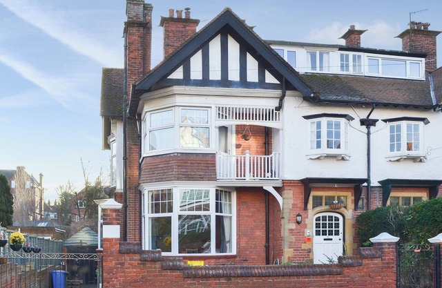 2 bedroom accommodation in Scarborough