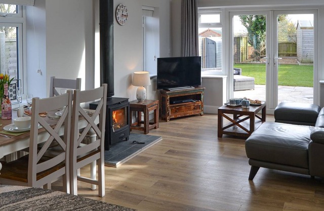 2 bedroom accommodation in Sea Palling