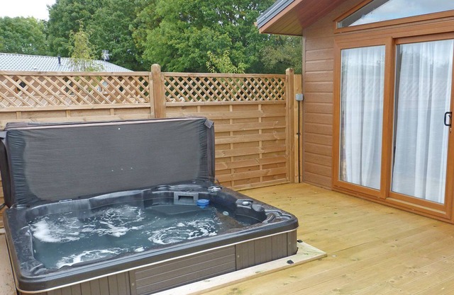 2 bedroom accommodation in Swadlincote, Nr Ashby-de-la-Zouch