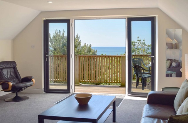2 bedroom accommodation in Pendine, Laugharne