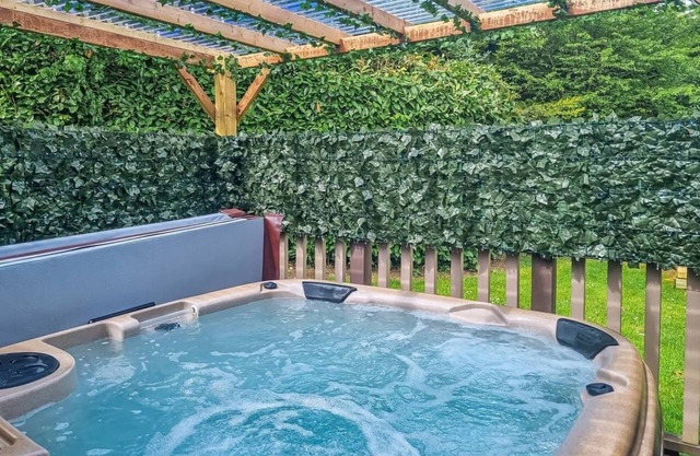 2 bedroom accommodation in Little Weighton, Nr Beverley