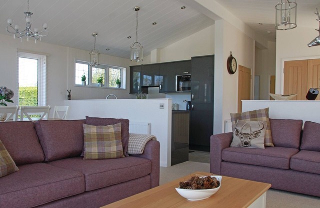 2 bedroom accommodation in Little Weighton, Nr Beverley