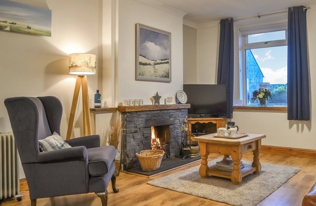 2 bedroom accommodation in Frizington