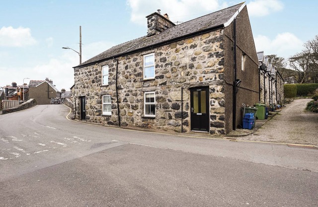 2 bedroom accommodation in Llwyngwril, near Barmouth