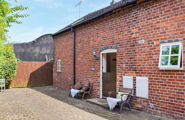 2 bedroom accommodation in Middlewich