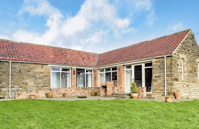 2 bedroom accommodation in Scalby, Scarborough
