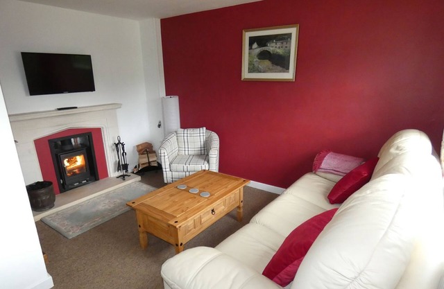2 bedroom accommodation in Castle Pulverbatch, near Shrewsbury