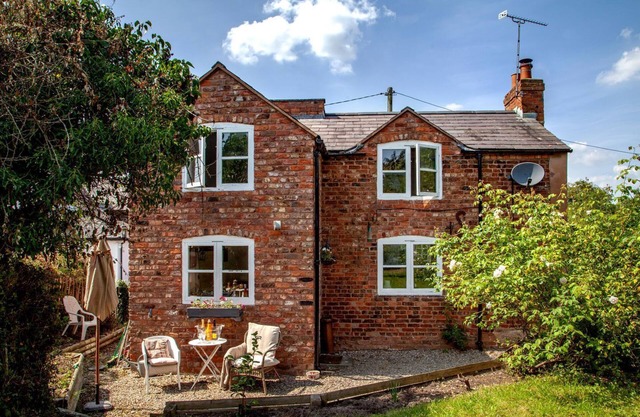 2 bedroom accommodation in Tattenhall