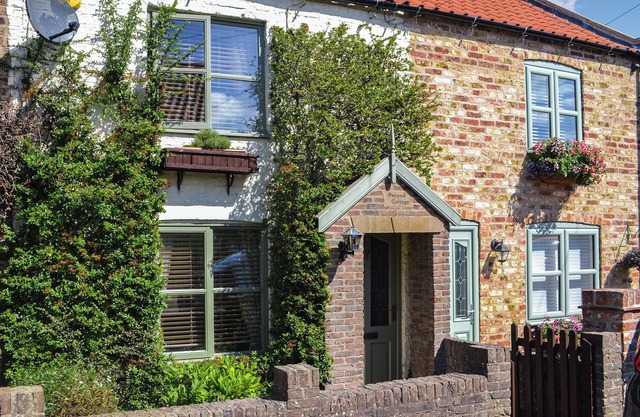 2 bedroom accommodation in Dunswell, near Hull