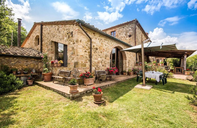 2 bedroom accommodation in Radicondoli