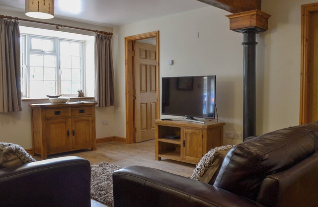 2 bedroom accommodation in Penygroes, near Caernarfon