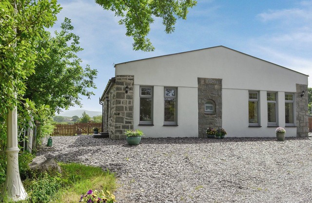 2 bedroom accommodation in Pontllyfni, near Caernarfon