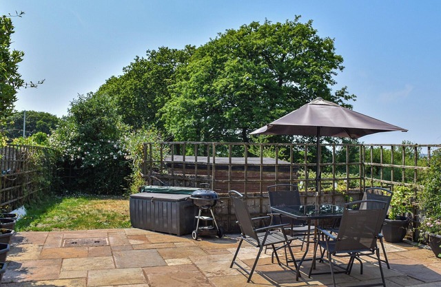 2 bedroom accommodation in Cynheidre