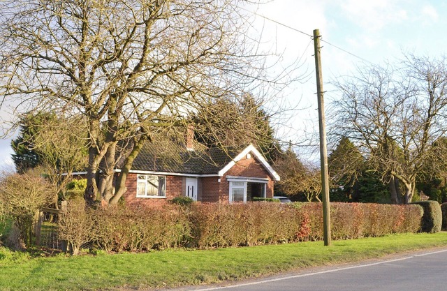 2 bedroom accommodation in North Frodingham, near Driffield