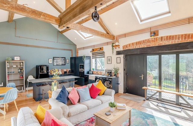 2 bedroom accommodation in Leighton, near Welshpool