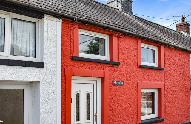 2 bedroom accommodation in Llangadog