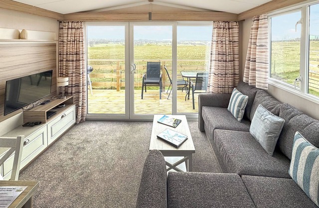 2 bedroom accommodation in Sandgreen