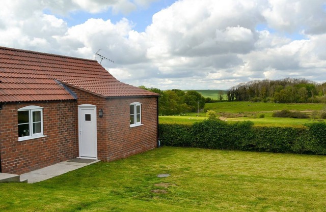 2 bedroom accommodation in Skendleby, near Spilsby