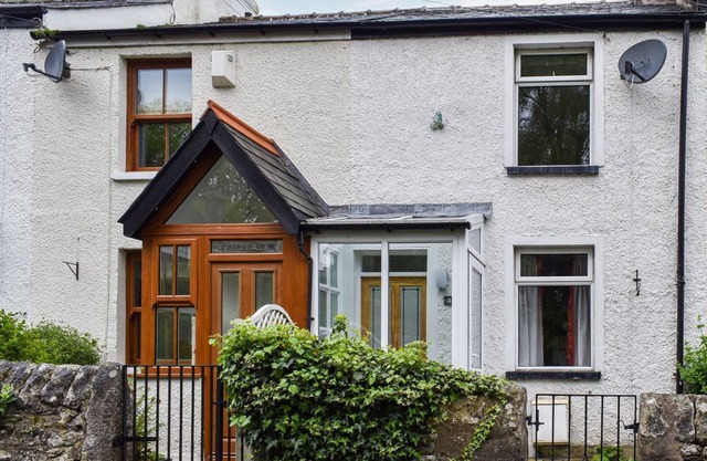 2 bedroom accommodation in Ulverston