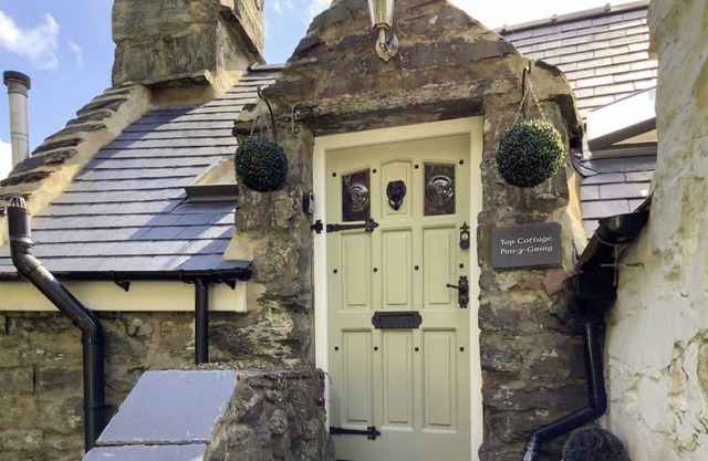 2 bedroom accommodation in Barmouth