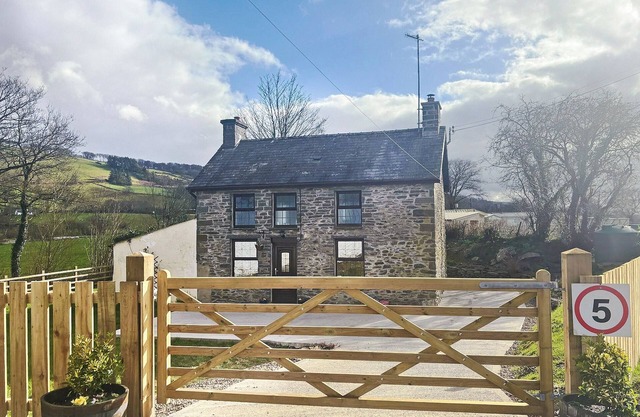 2 bedroom accommodation in Tregaron, near Lampeter