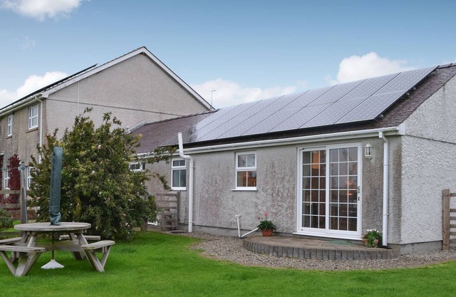 2 bedroom accommodation in Cerrig Ceinwen, near Llangefni