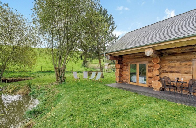 2 bedroom accommodation in Hollacombe, near Crediton