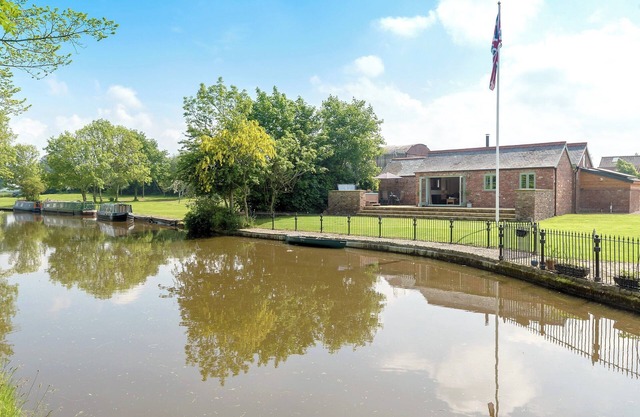 2 bedroom accommodation in Tetchill, near Ellesmere
