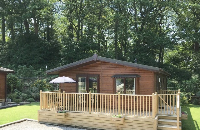 2 bedroom accommodation in Frodsham, Nr Chester