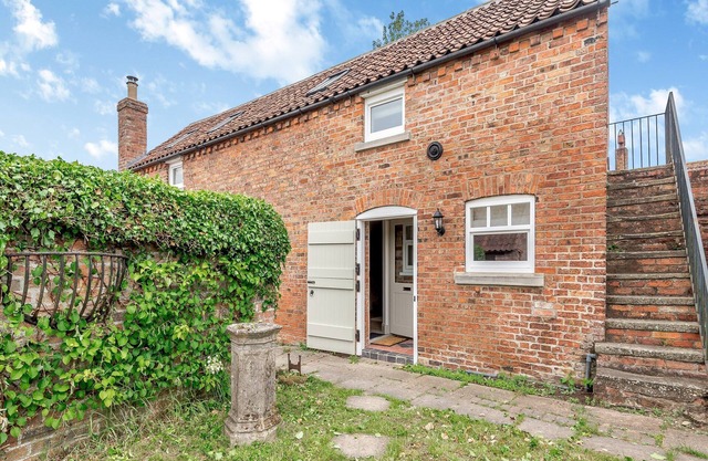 2 bedroom accommodation in Hemingby