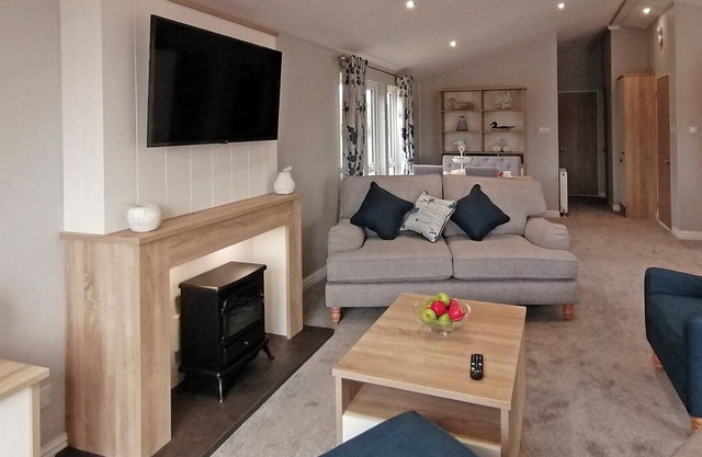 2 bedroom accommodation in Pershore, Nr Worcester
