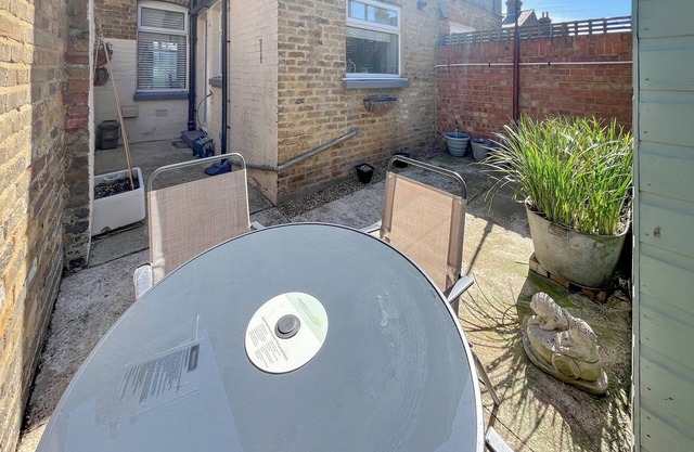 2 bedroom accommodation in Ramsgate